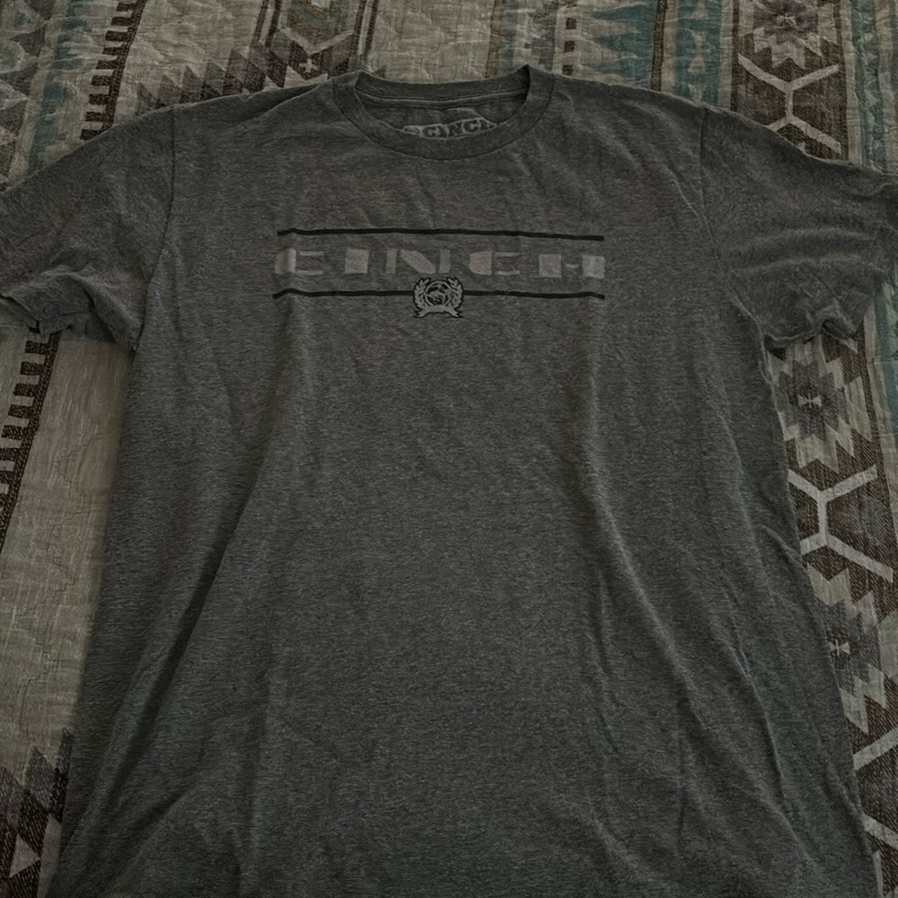 Men’s large gray cinch t shirt